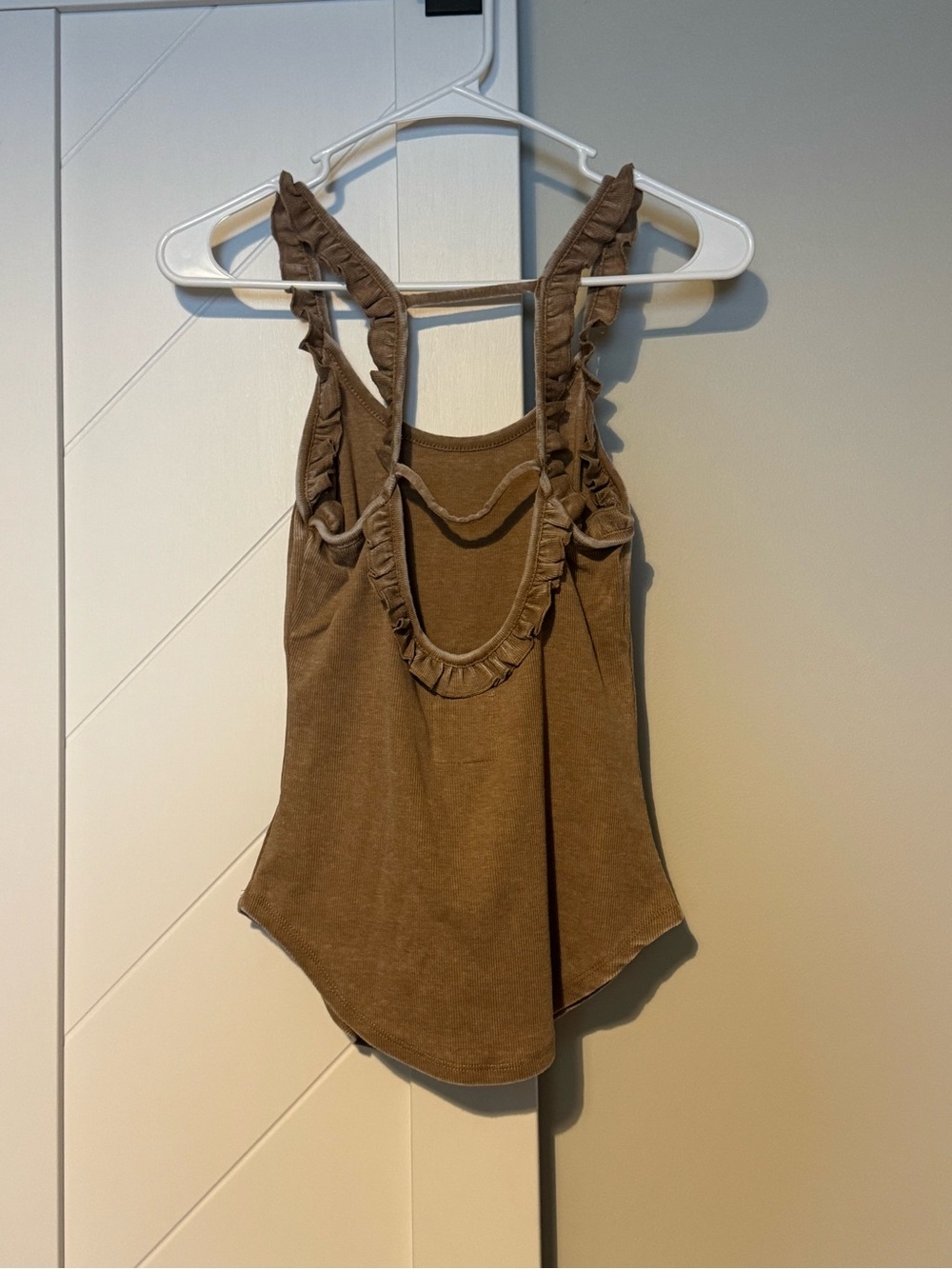 Chaser for Revolve Ribbed Ruffle Strap Racerback Tank Top Terra NWT XS - Picture 5 of 7